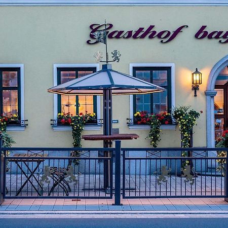 Hotel Bayrischer Loewe Osterhofen Bagian luar foto