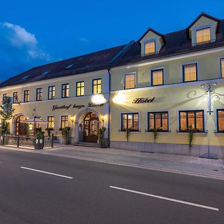 Hotel Bayrischer Loewe Osterhofen Bagian luar foto