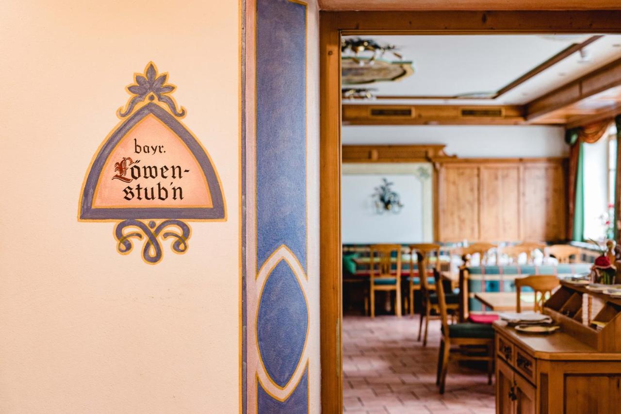 Hotel Bayrischer Loewe Osterhofen Bagian luar foto