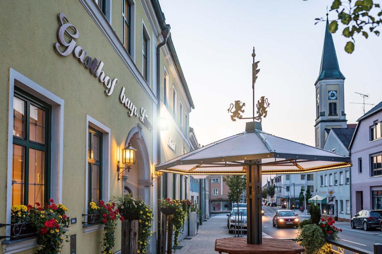 Hotel Bayrischer Loewe Osterhofen Bagian luar foto