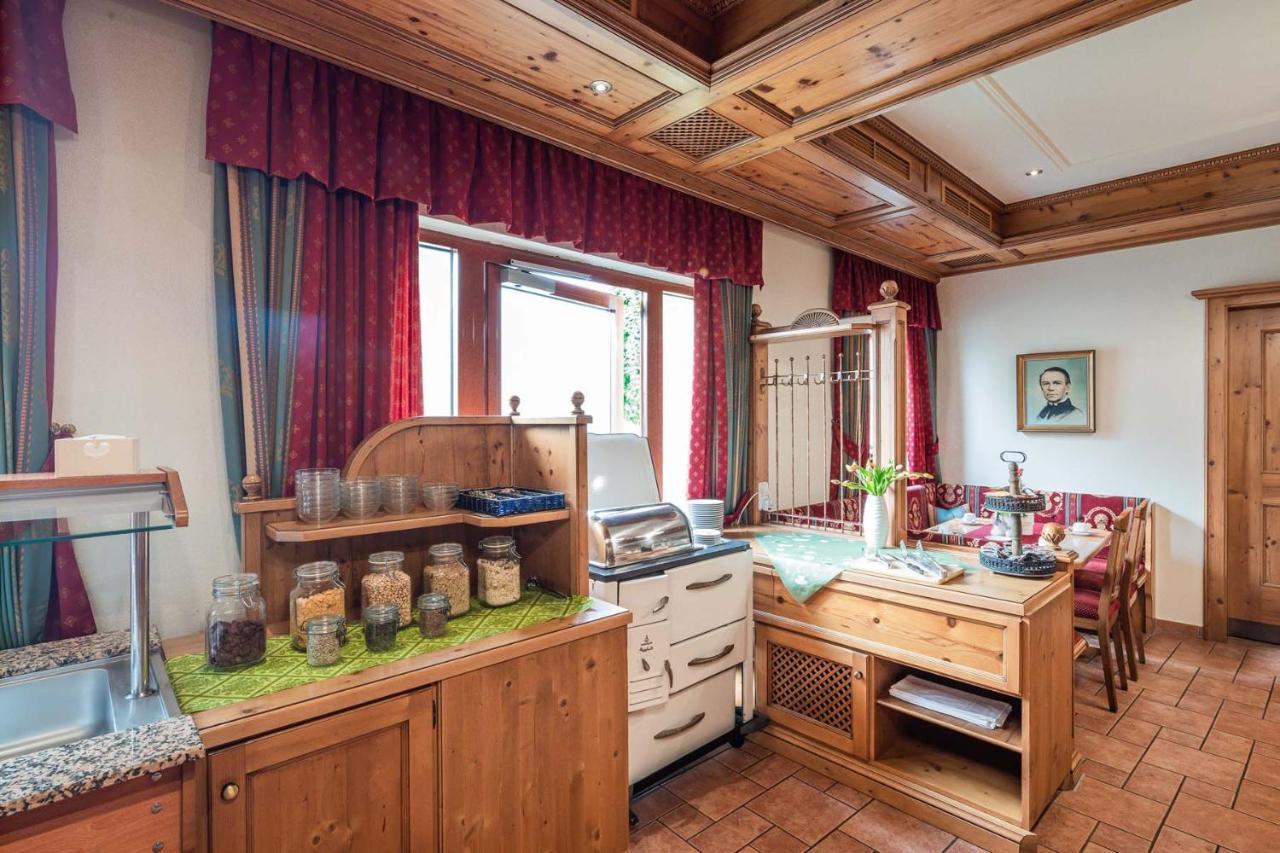 Hotel Bayrischer Loewe Osterhofen Bagian luar foto